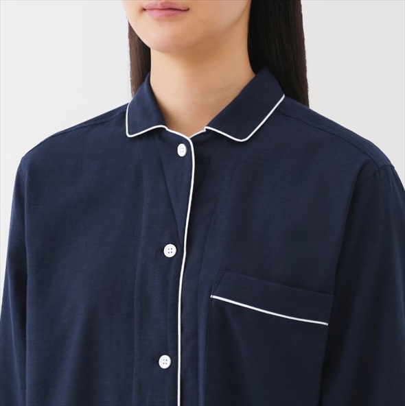 無印良品「婦人　脇に縫い目のない 二重ガーゼ長袖パジャマ」