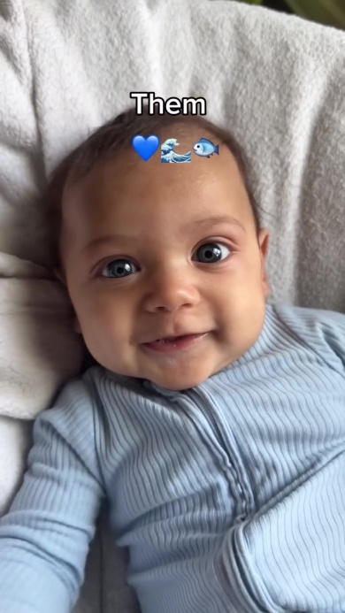 弟はママに似た水色