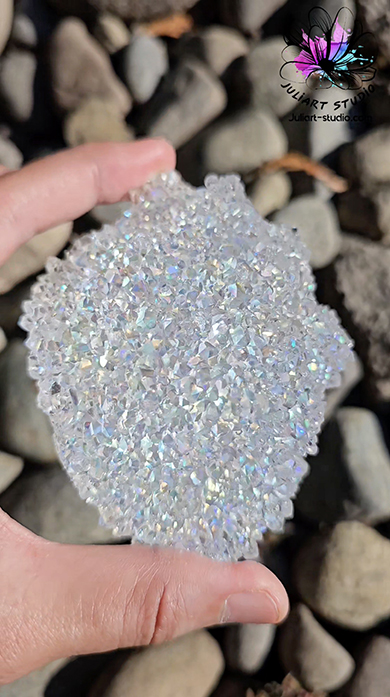 まるで宝石のようなレジン作品