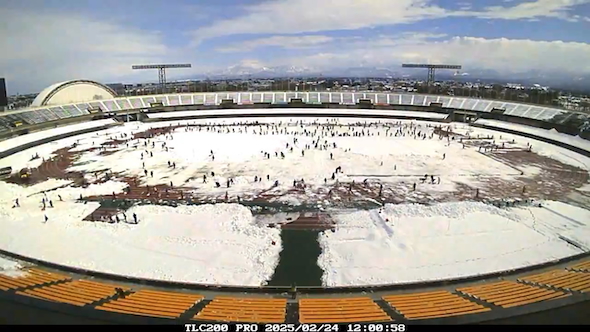 「カターレ富山」ホームスタジアム除雪