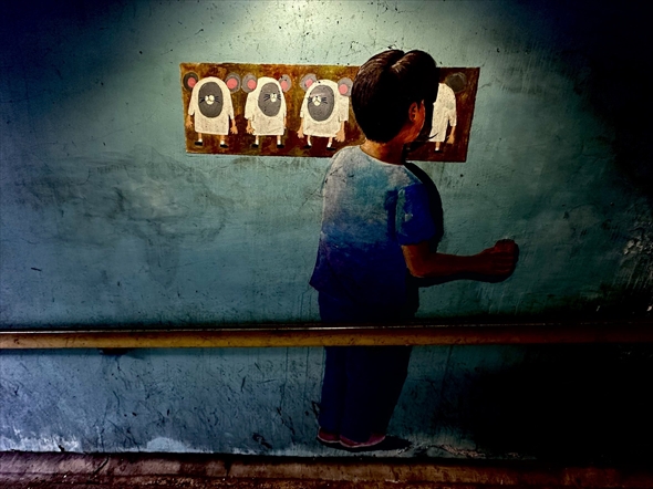 世界観がホラーすぎる地下道