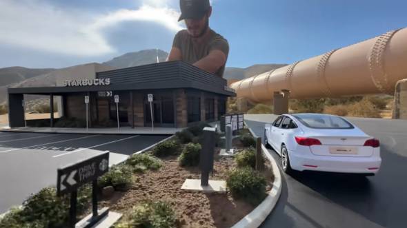 リアルなミニチュアのスターバックスを爆破