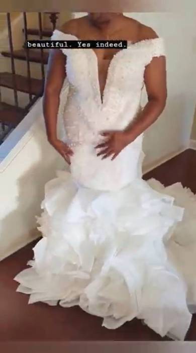 結婚式2週間前にウエディングドレスをお直し