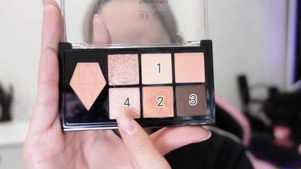 アイシャドーパレット