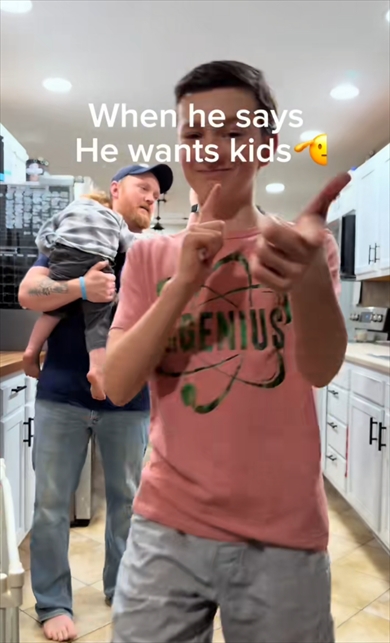 双子と乳児の3人かと思いきや