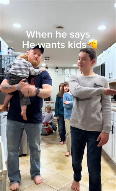 双子と乳児の3人かと思いきや