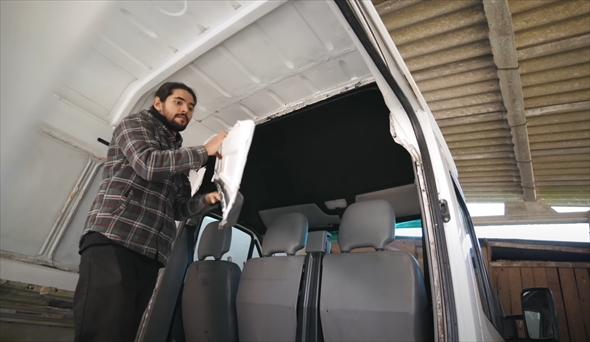 バンをキャンピングカーにリノベーション