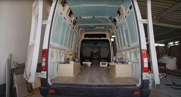 未経験でバンを改造する