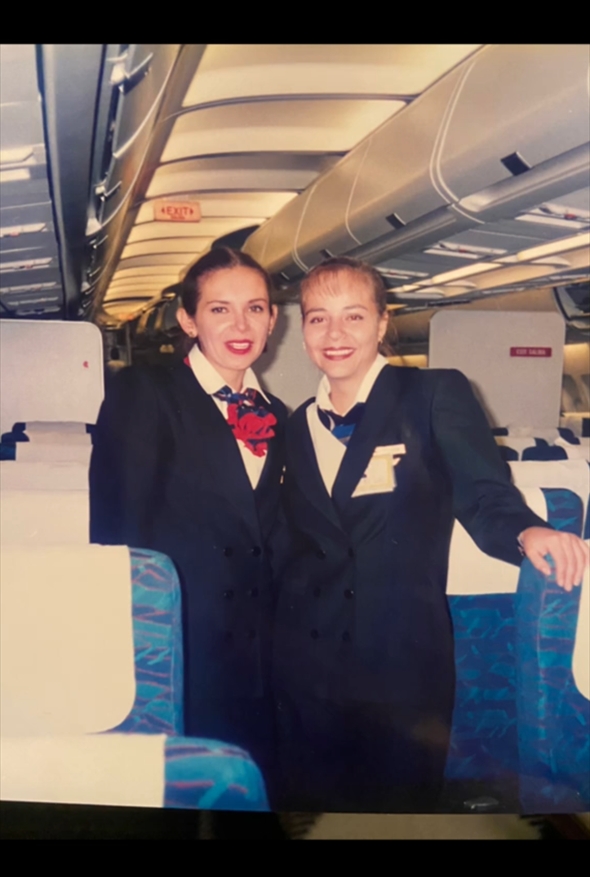 パイロットとCAの両親の子供が大人になると