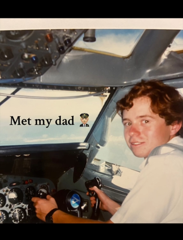 パイロットとCAの両親の子供が大人になると