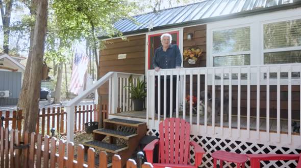 リタイアした女性が1人暮らしするタイニーハウス