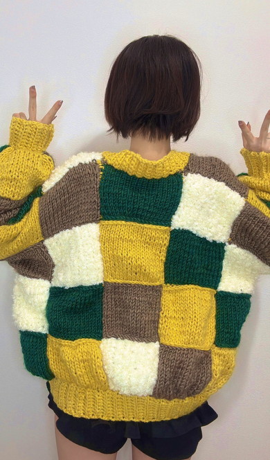 手編みのカーディガン