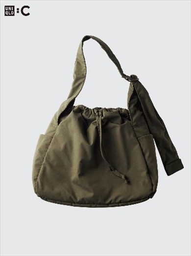 ユニクロ「ソフトパフィーショルダーバッグ」