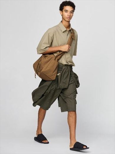 ユニクロ「ソフトパフィーショルダーバッグ」