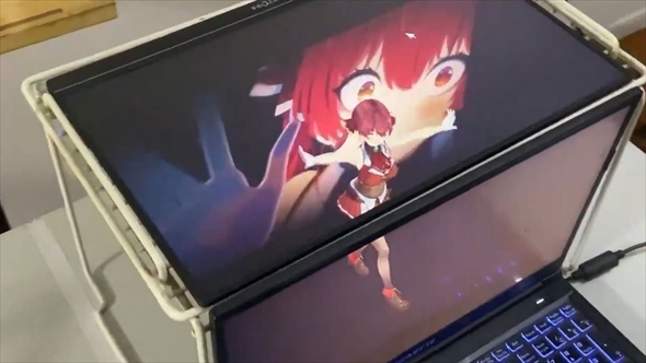  箱型液晶の中で踊るマリン船長がすごい