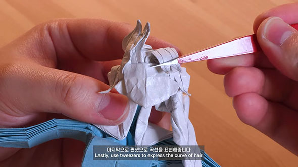 折り紙でエルサ・顔を折るところ