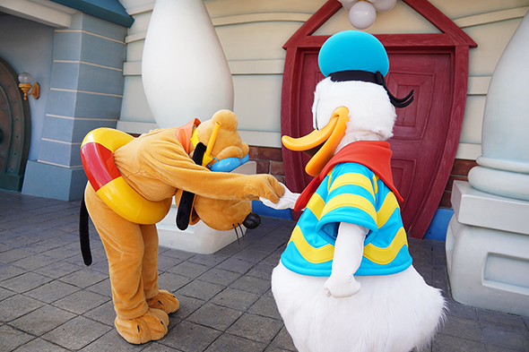 デイジーになりきるプルート