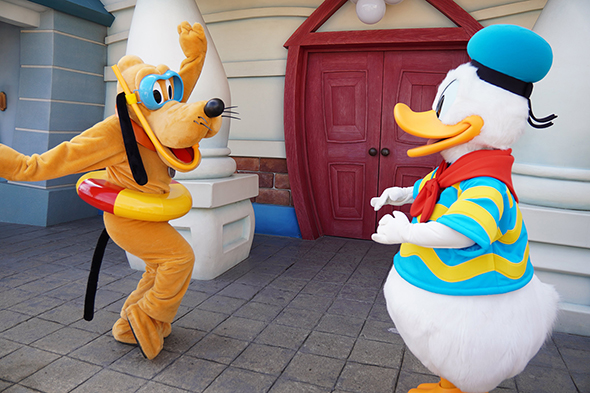 デイジーになりきるプルート