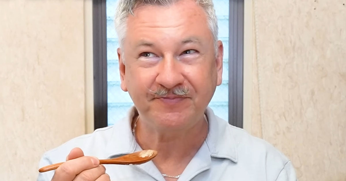 「ちょっと信じられない」　米国人が日本で初めて食べた“マイナーなスイーツ”とは　驚きの商品に「食べ物に見えない！」（1/3） | グルメ ねとらぼ