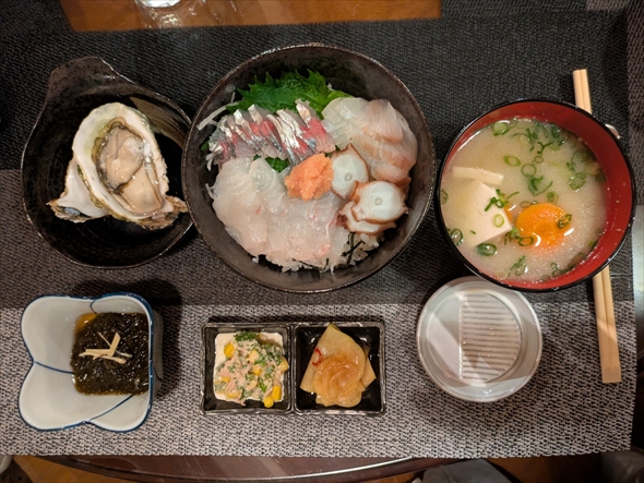 新上五島町の民宿「焦がれ香」が提供する激安夕食