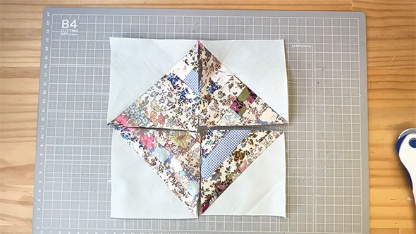 4つに分かれたパッチワークの生地