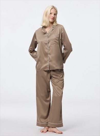 GU サテンパジャマ［長袖＆ロングパンツ］