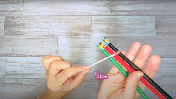 シュシュやアームバンドの作り方