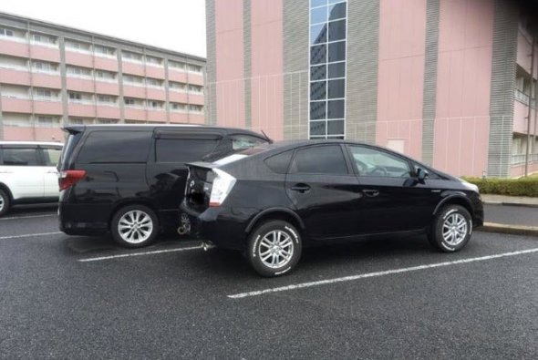 プリウス リフトアップ 魔改造