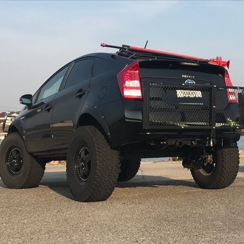 プリウス リフトアップ 魔改造