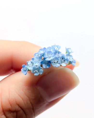 刺しゅう糸だけで作ったネモフィラ