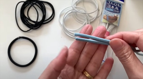 大量に作れる結び目のないヘアゴムが目からウロコ