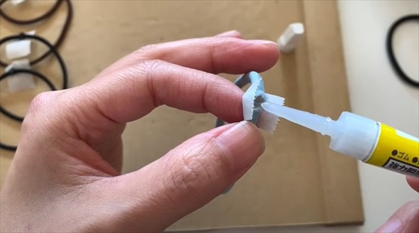 大量に作れる結び目のないヘアゴムが目からウロコ