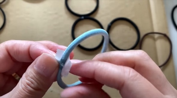 大量に作れる結び目のないヘアゴムが目からウロコ