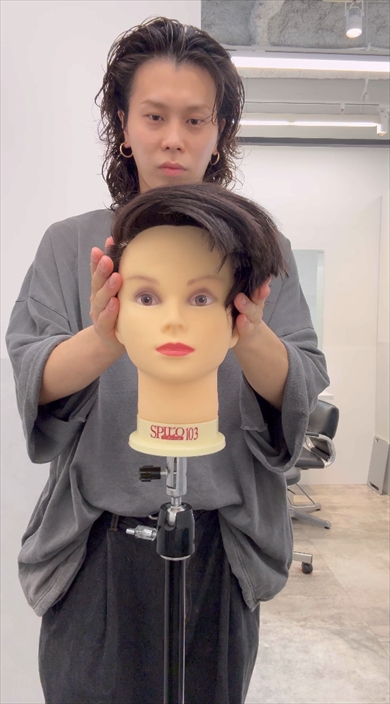 プロの美容師がスネ夫の髪形を再現