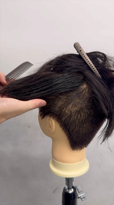 プロの美容師がスネ夫の髪形を再現