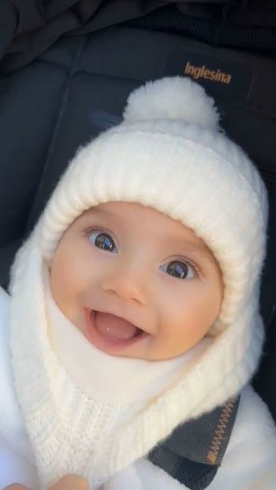 もこもこの赤ちゃん 想像を超えた表情