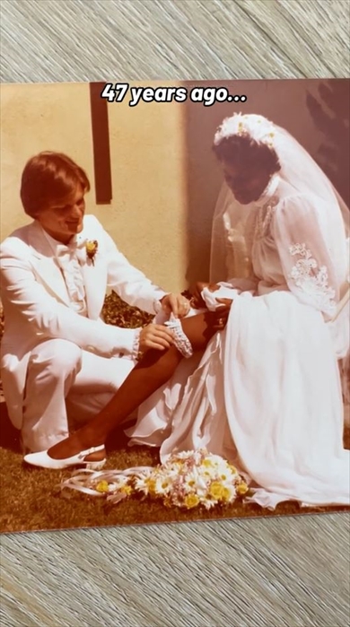 仲良し夫婦、47年前には……