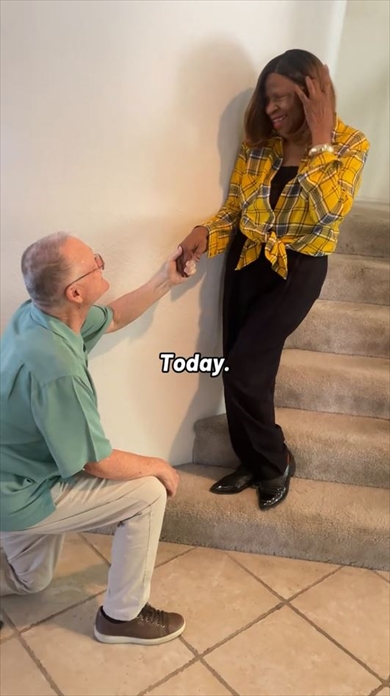 仲良し夫婦、47年前には……