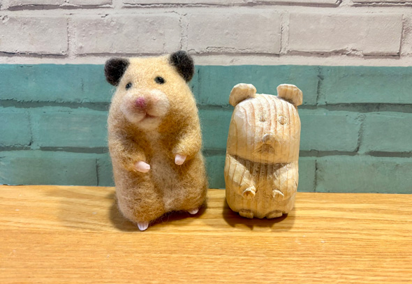77歳 父 彫った 木彫り ハムスター 作品