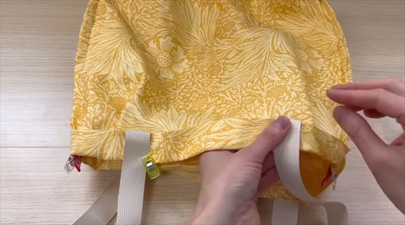 セリアのクッションカバーで作るタックトートバッグ