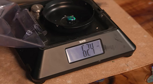 重さをはかると……？