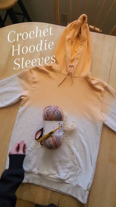 フーディを編み物でリメイク