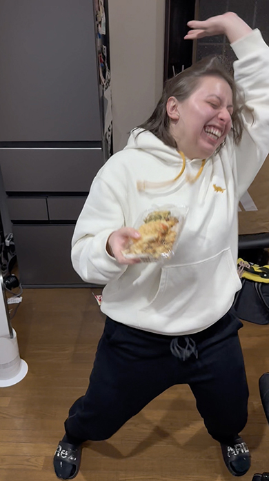 外国人の妻に“大好物”をあげてみた