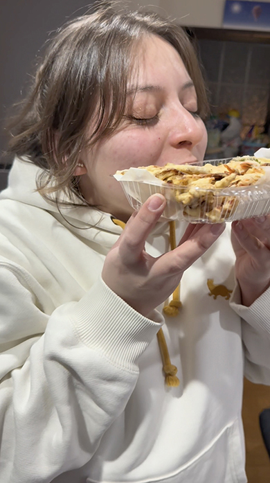 外国人の妻に“大好物”をあげてみた