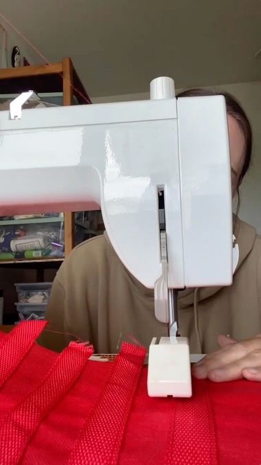 ショッピングバッグでドレスを作る