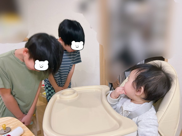 お兄ちゃん二人と赤ちゃん