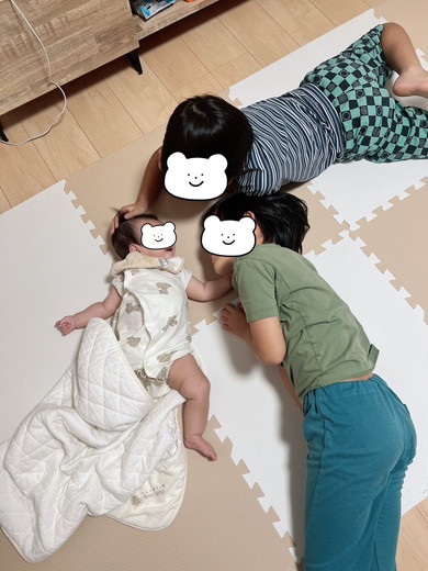 お兄ちゃん二人と赤ちゃん