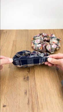 ポケット付きのシュシュ