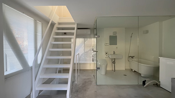 1階はいきなりバスルーム