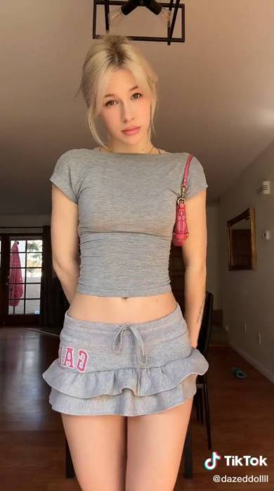 スウェットパンツをミニスカートにリメイク